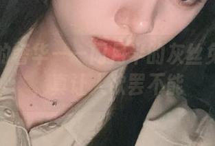 买不起的奢华——闪月半的灰丝免费照片，真让人欲罢不能