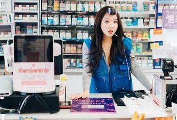 cos的气息弥漫：韩国孙乐乐的LOOZY-Halloqueen照片里，谁能猜得到她想表达啥？
